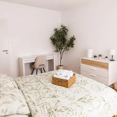 Lejlighed Lili & Derya - Apartment In Colmar, Mountain View, Private Parking